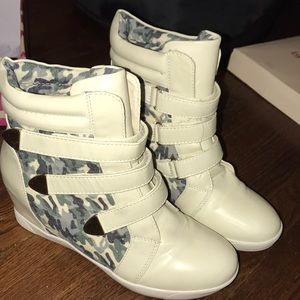 Women’s size 11 cream camo wedge sneakers by Dolce